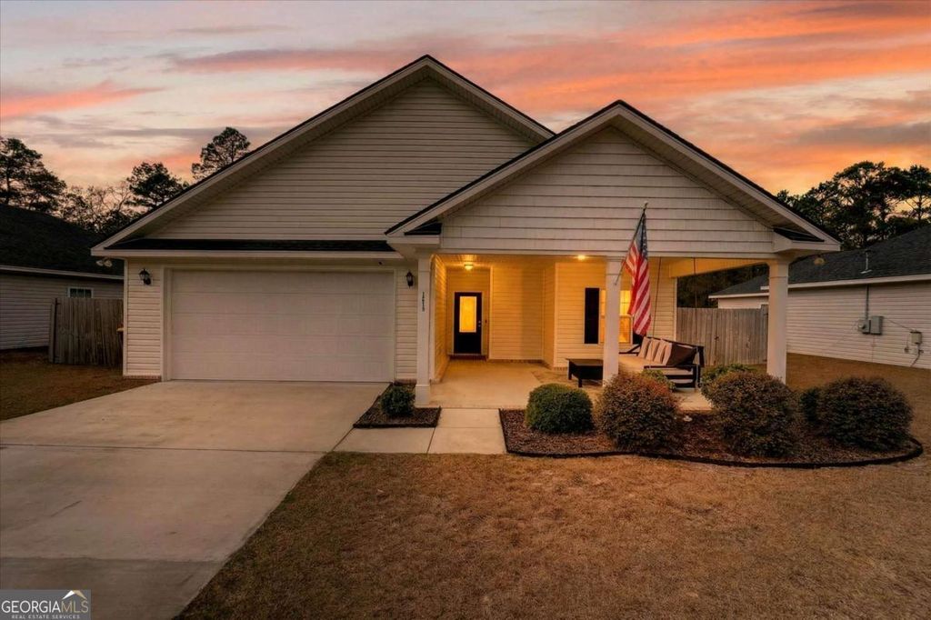 Photo of 1213 Market Street, Darien, GA 31305 (MLS # 10678374)