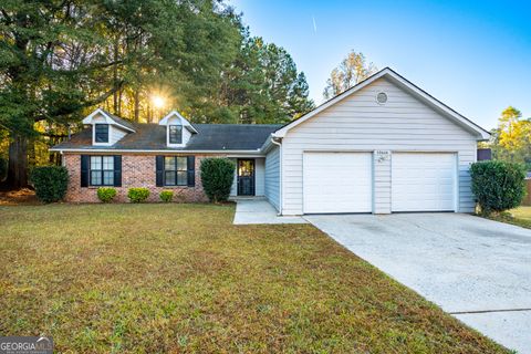 Photo of 10448 Tara Pointe Drive, Jonesboro, GA 30238 (MLS # 10641449)