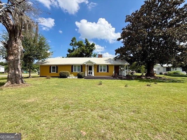 Photo of 301 E Willow Lake Drive, Metter, GA 30439 (MLS # 10809946)