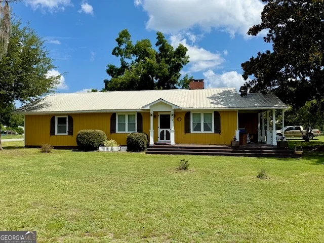 301 E Willow Lake Drive, Metter, GA, 30439