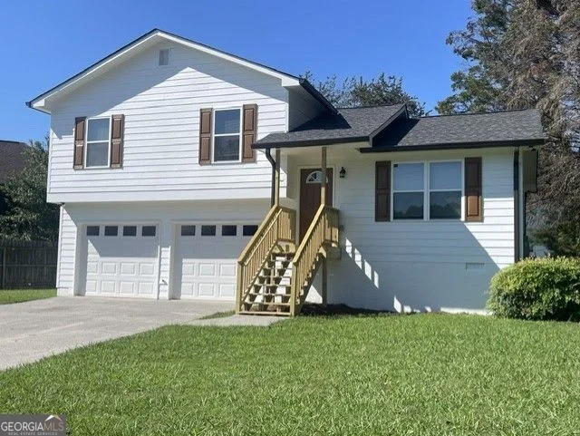 105 Thornwood Drive NE