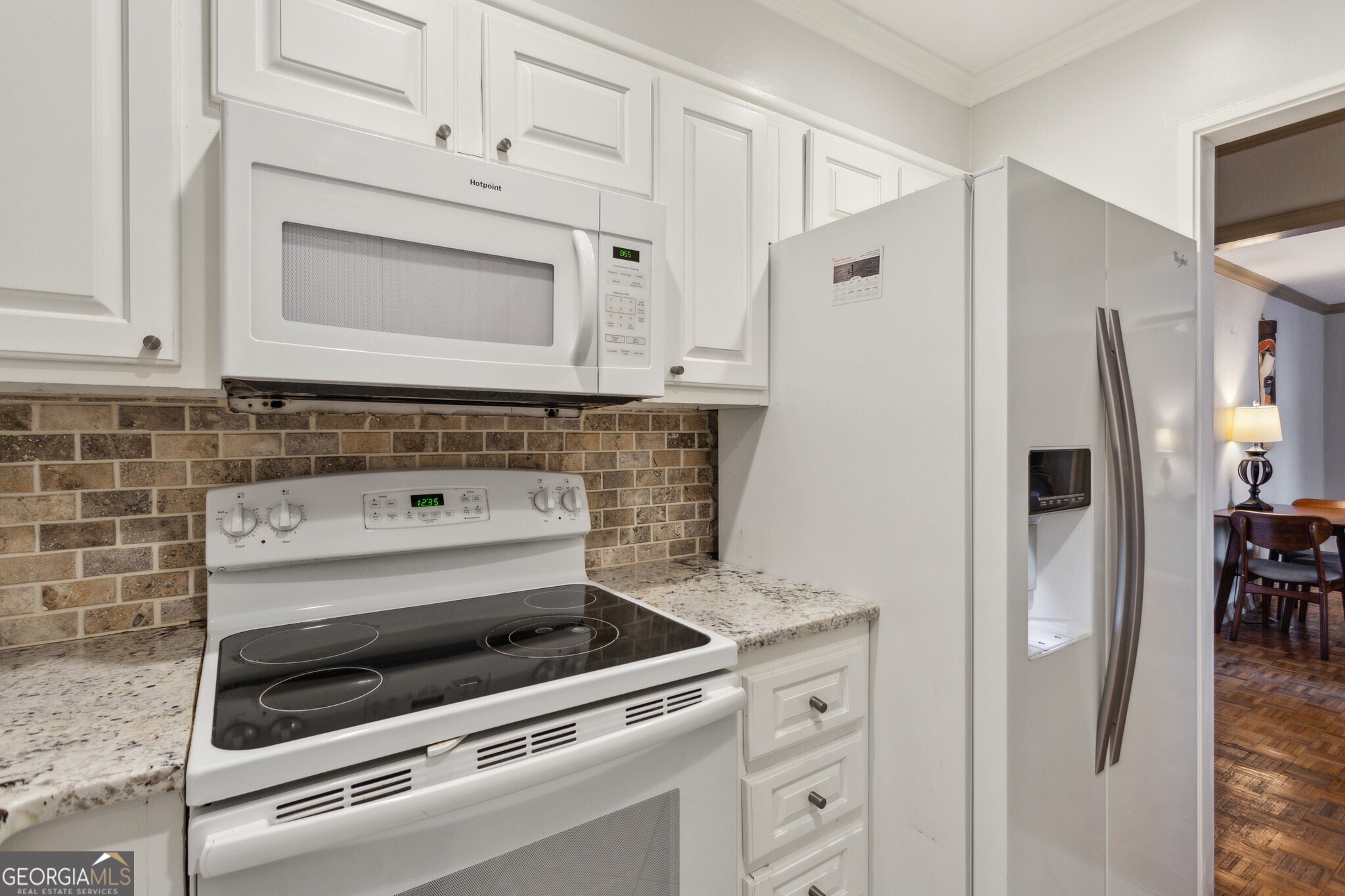 300 Peachtree ST NE