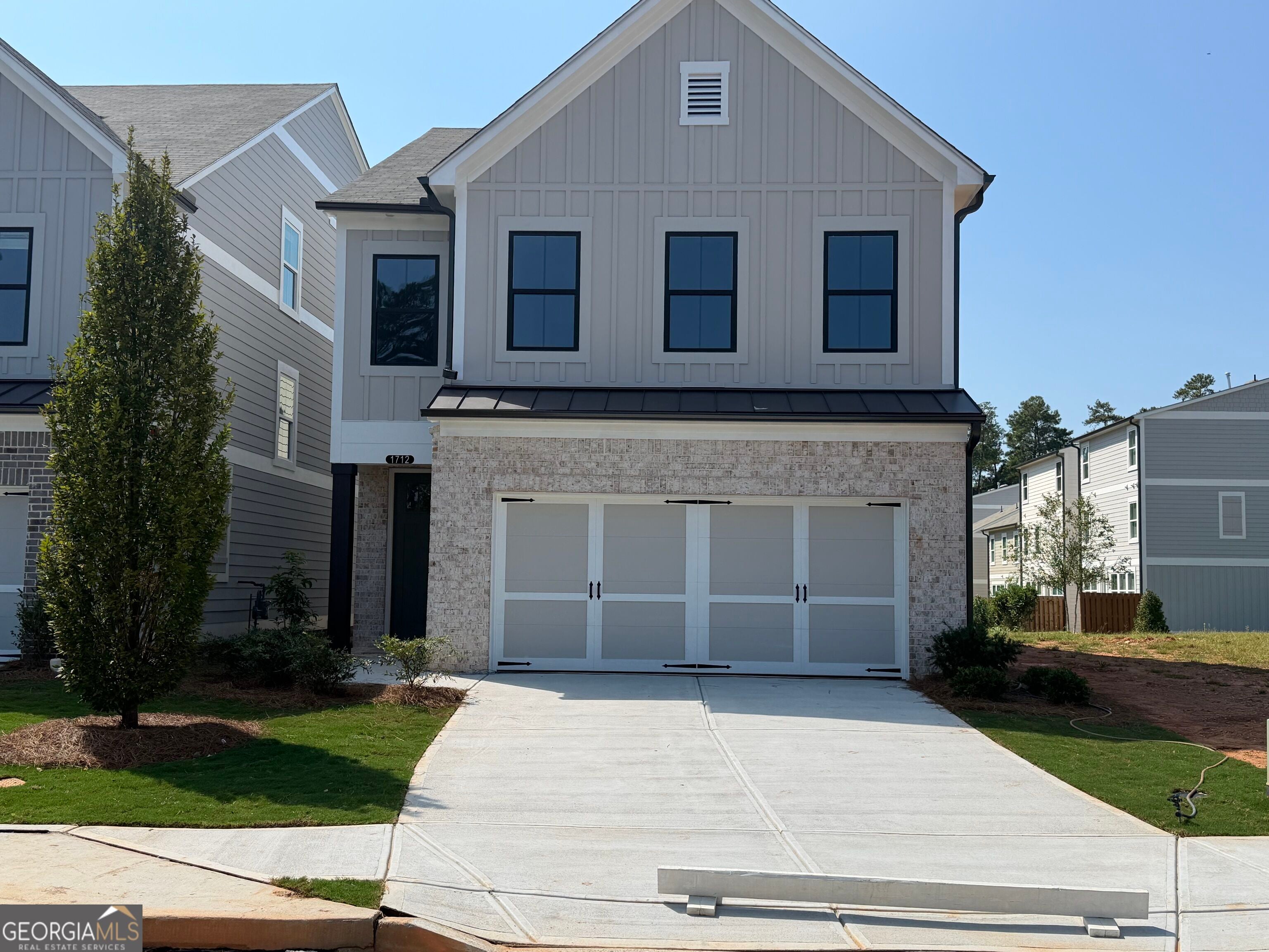 1712 Crestland PL