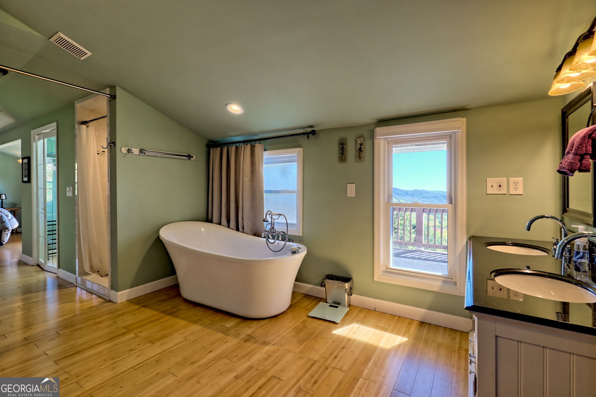 Clayton, Georgia 30525, United States, 2 Bedrooms Bedrooms, ,3 BathroomsBathrooms,Residential,Active,227941