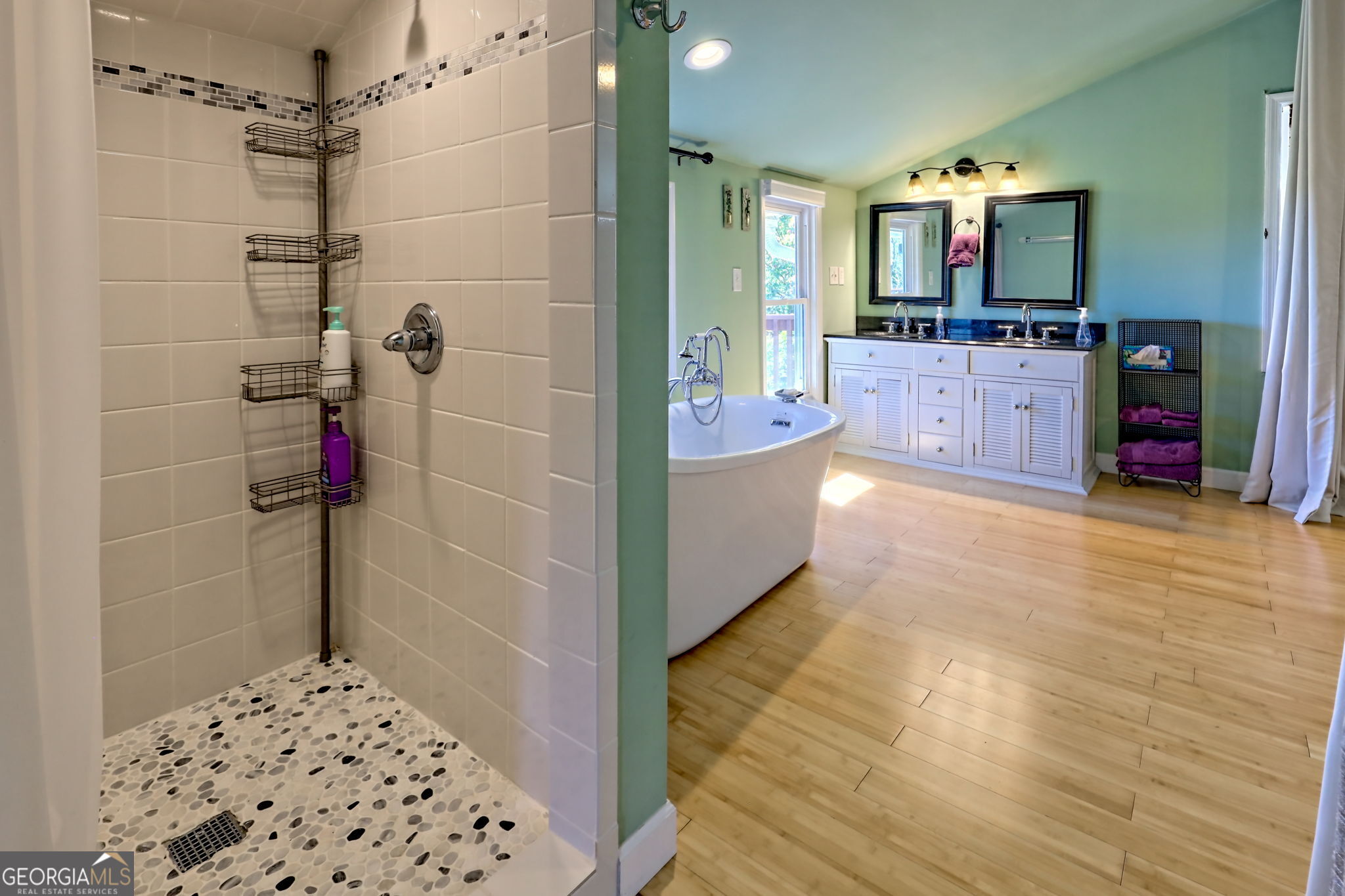 Clayton, Georgia 30525, United States, 2 Bedrooms Bedrooms, ,3 BathroomsBathrooms,Residential,Active,227941