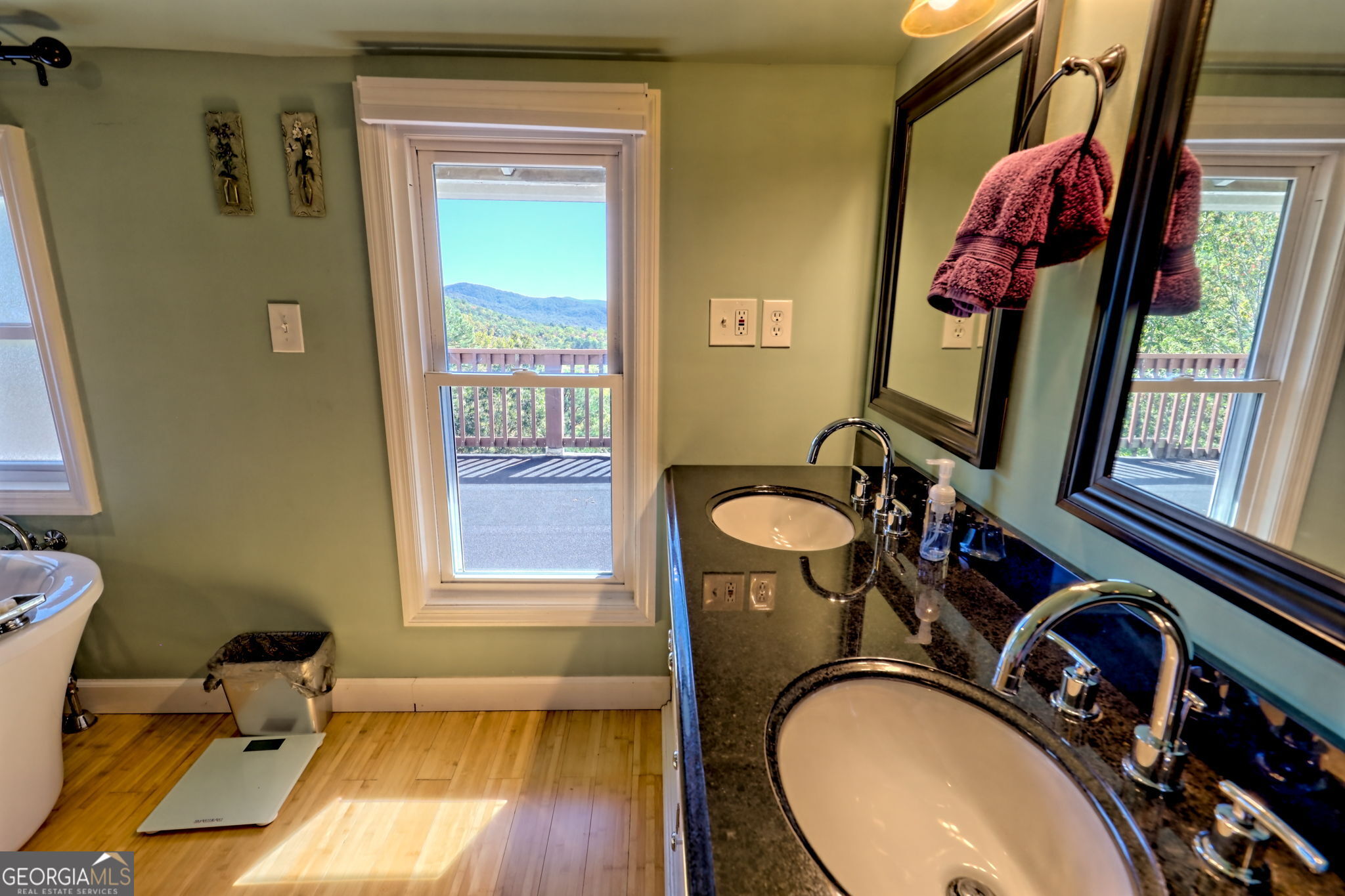 Clayton, Georgia 30525, United States, 2 Bedrooms Bedrooms, ,3 BathroomsBathrooms,Residential,Active,227941