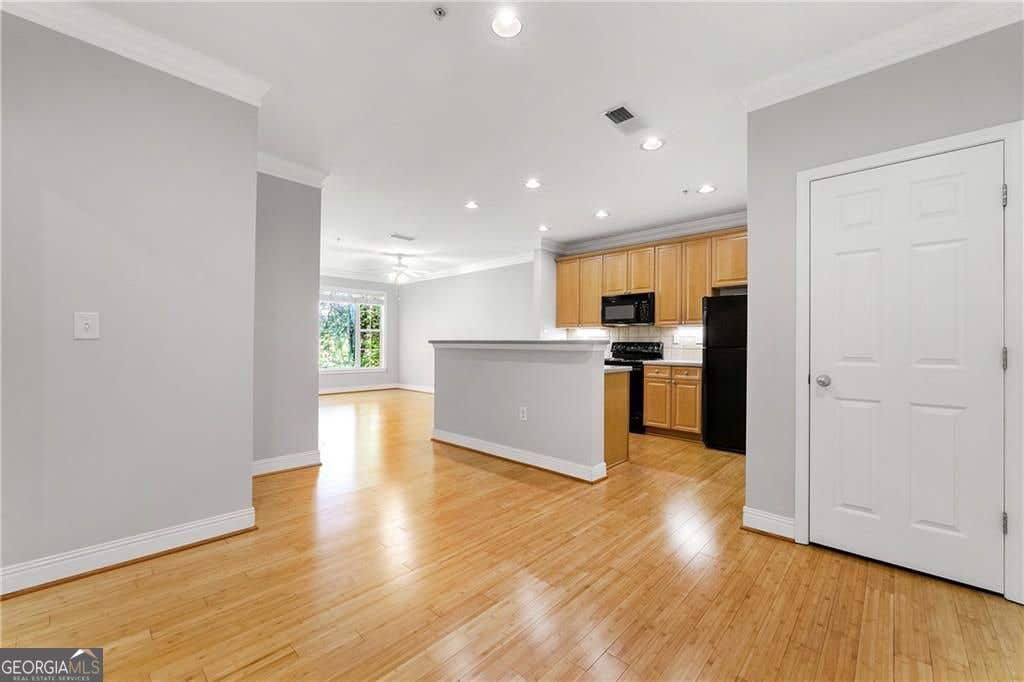 Photo of 4201 Stratford Commons, Decatur, GA 30033 (MLS # 10828948)