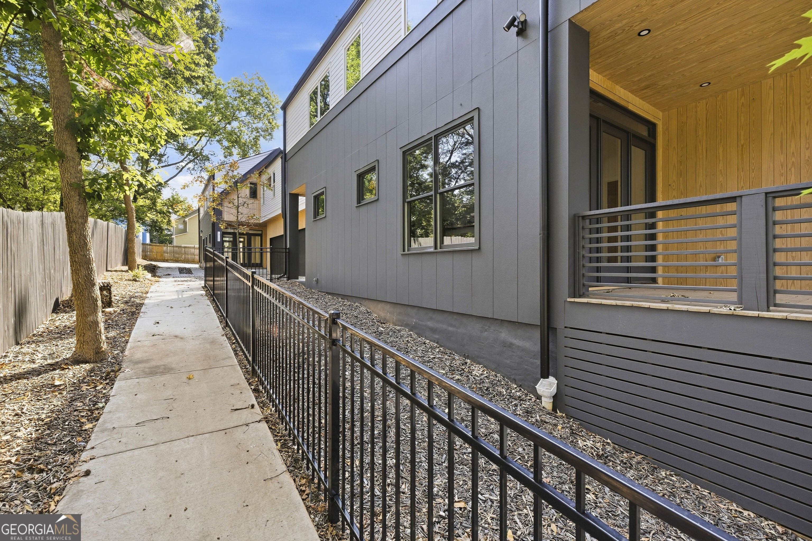 1010 Boulevard SE A