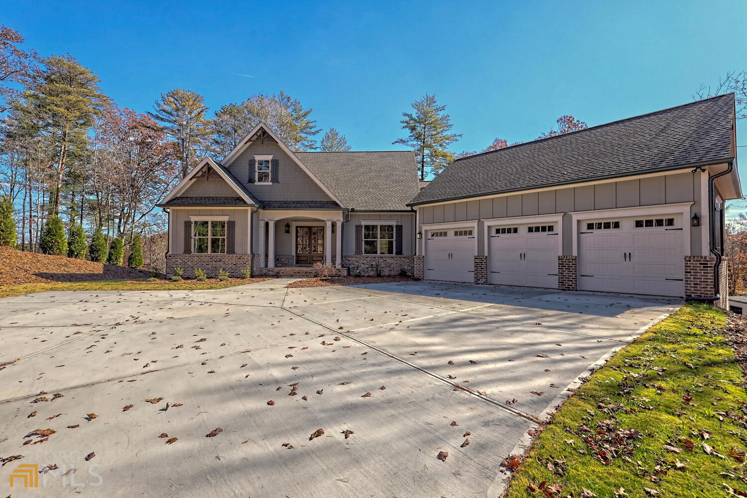 Clarkesville, Georgia 30523, United States, 4 Bedrooms Bedrooms, ,5 BathroomsBathrooms,Residential,Active,61623