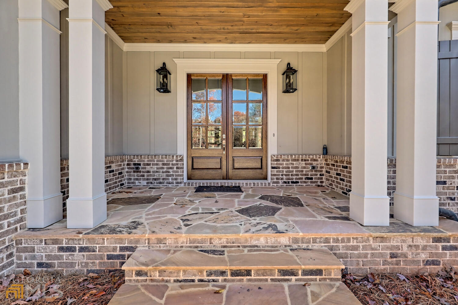 Clarkesville, Georgia 30523, United States, 4 Bedrooms Bedrooms, ,5 BathroomsBathrooms,Residential,Active,61623