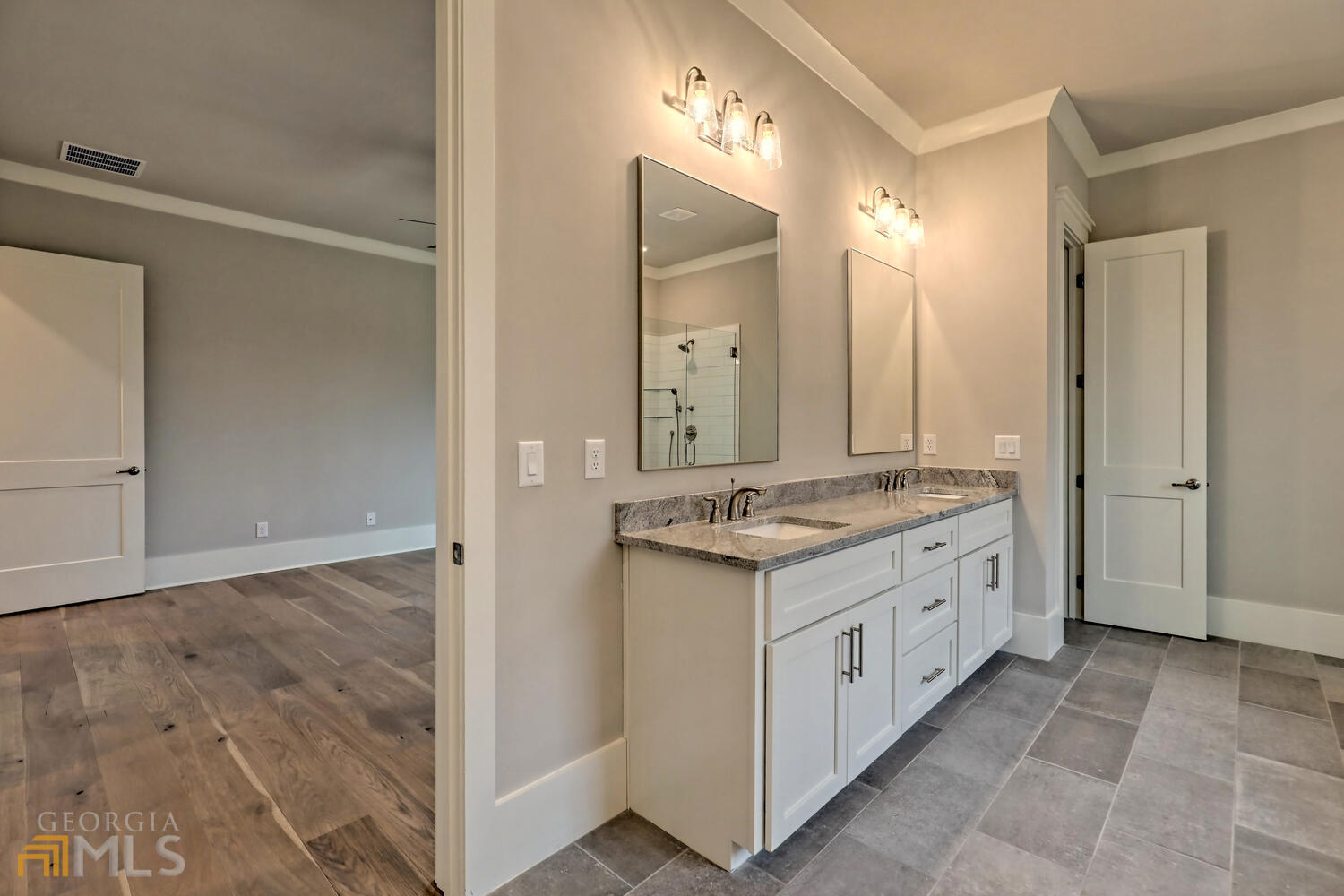 Clarkesville, Georgia 30523, United States, 4 Bedrooms Bedrooms, ,5 BathroomsBathrooms,Residential,Active,61623