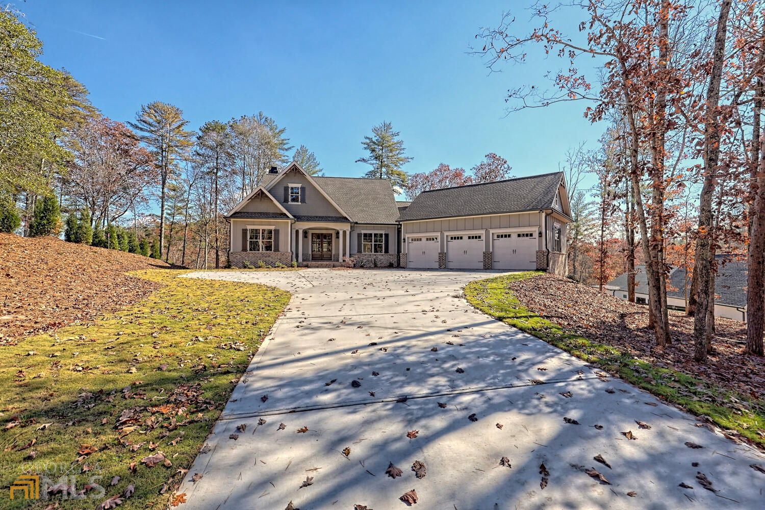 Clarkesville, Georgia 30523, United States, 4 Bedrooms Bedrooms, ,5 BathroomsBathrooms,Residential,Active,61623