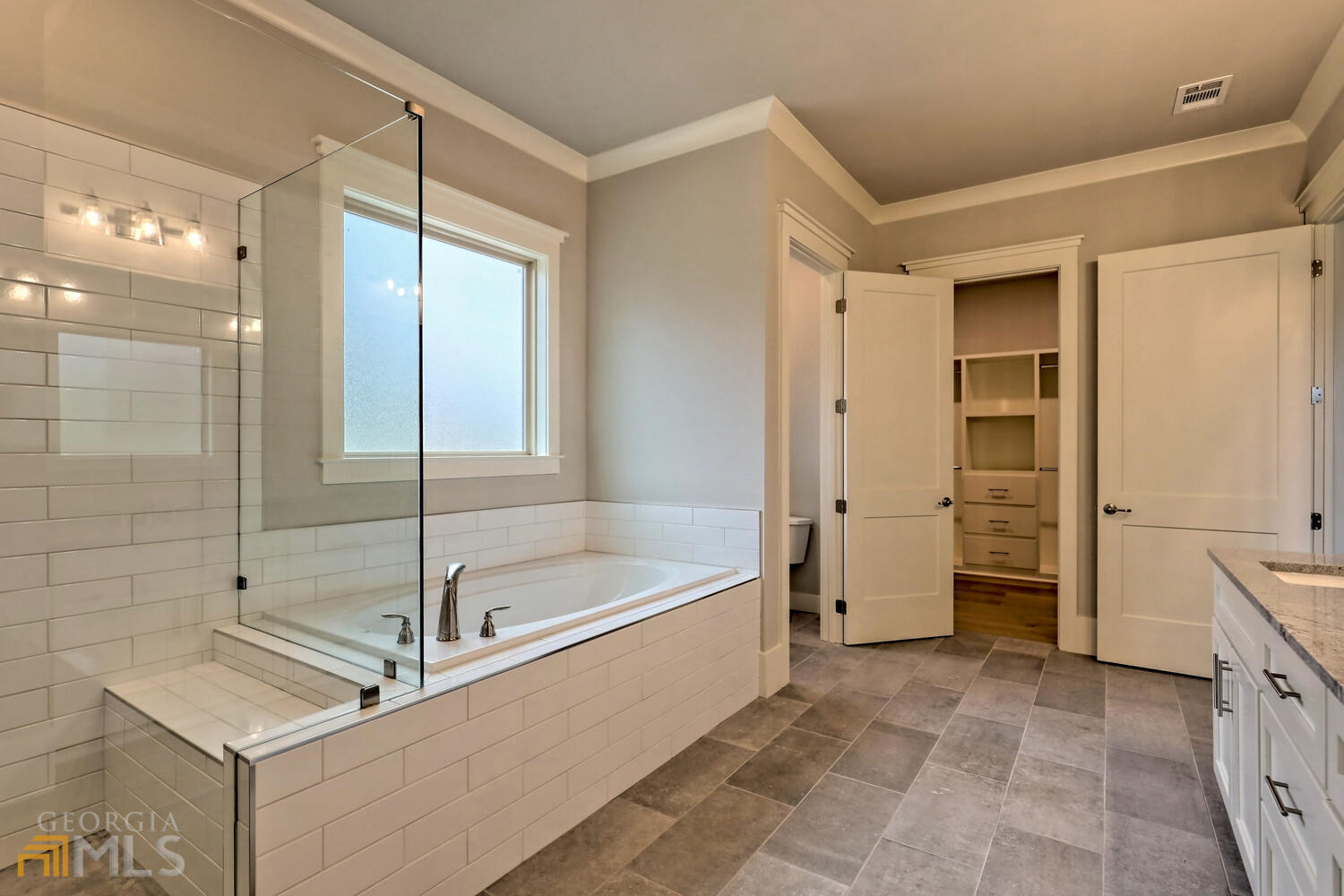 Clarkesville, Georgia 30523, United States, 4 Bedrooms Bedrooms, ,5 BathroomsBathrooms,Residential,Active,61623