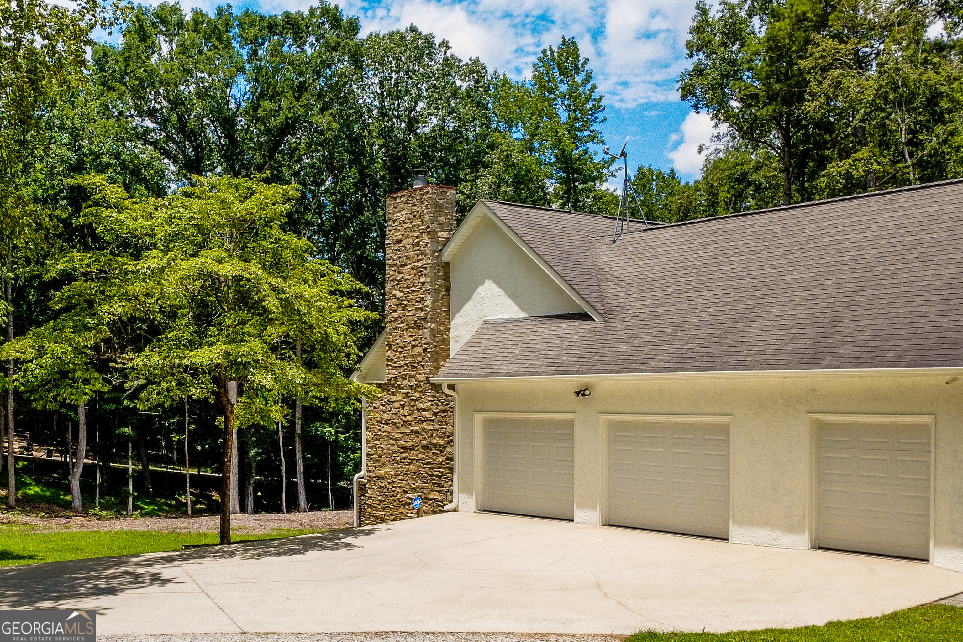 360 Darren DR