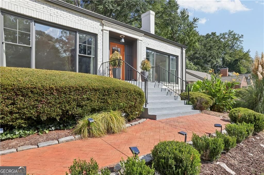 1320 Pasadena AVE NE