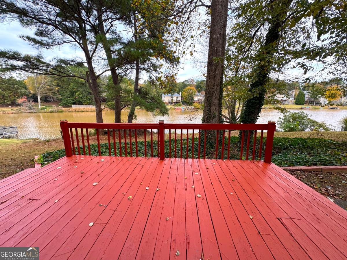 2265 Wildwood Lake DR