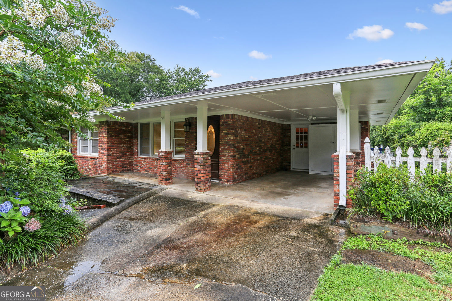 2711 Fairlane DR