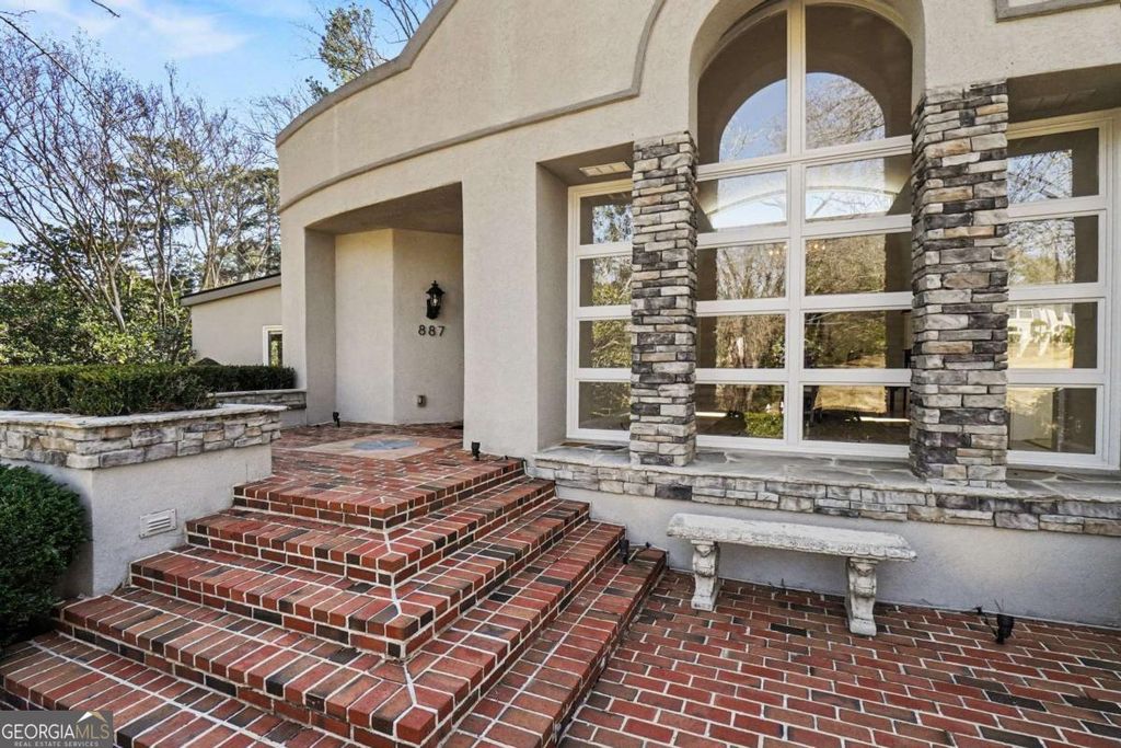 Photo of 887 Berkshire Road NE, Atlanta, GA 30324 (MLS # 10691417)