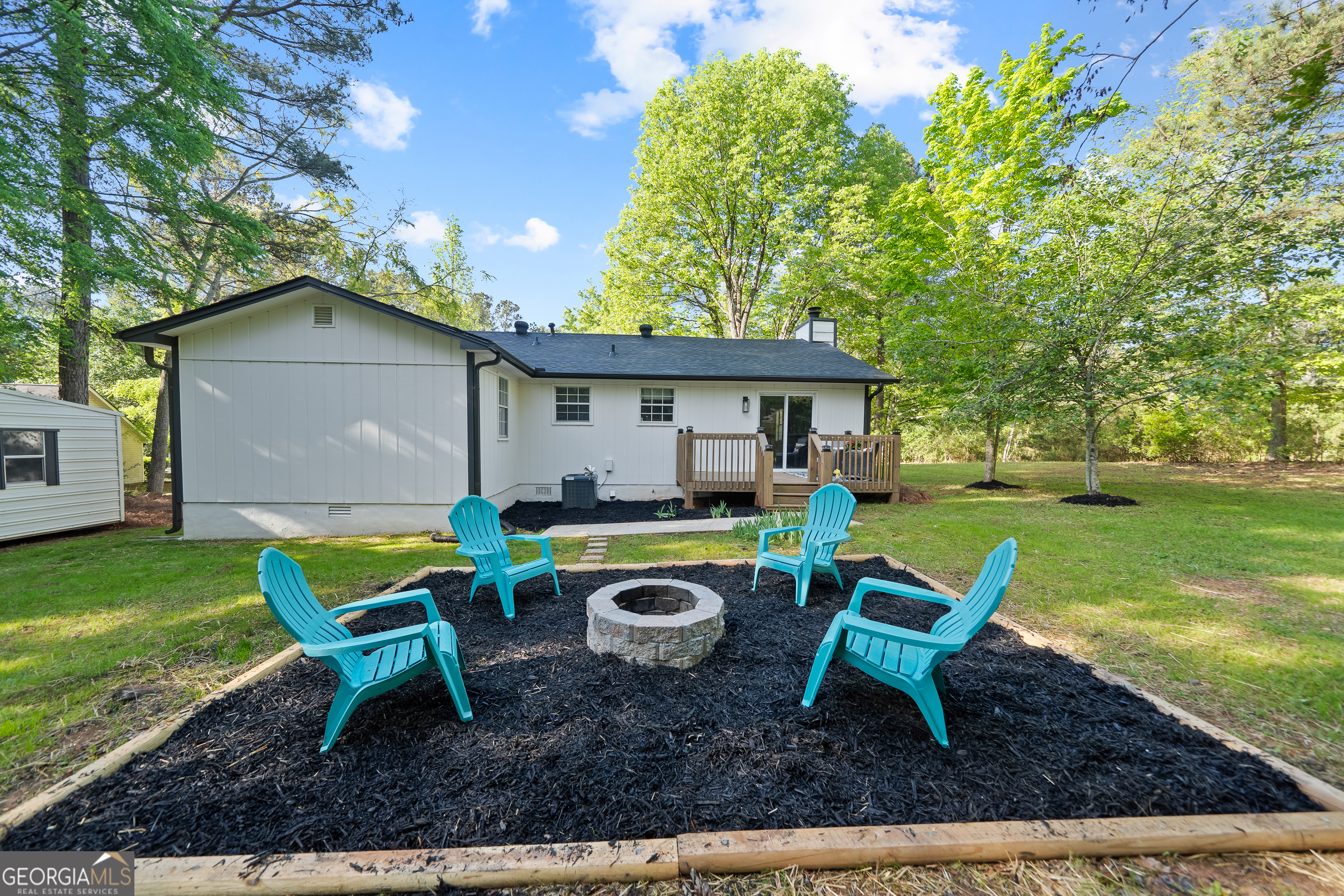 372 Waxwing DR