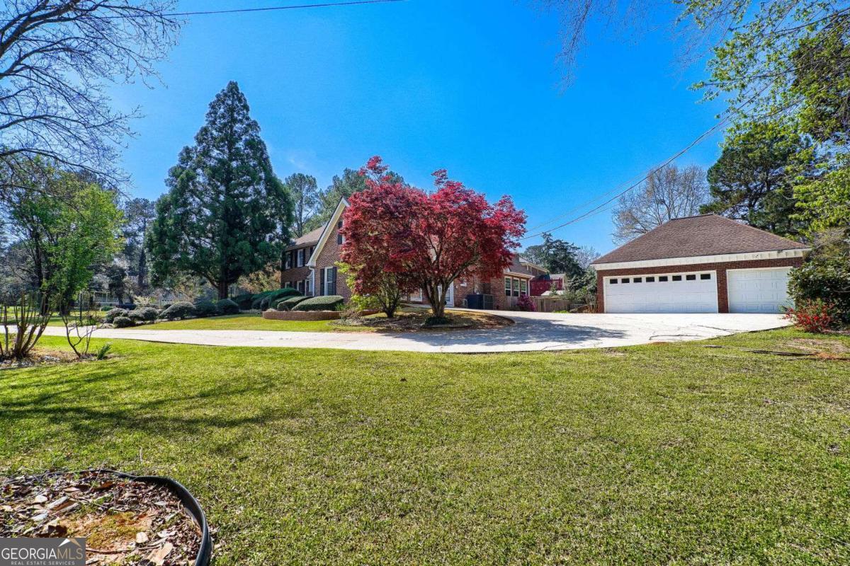 2405 Old Salem RD SE