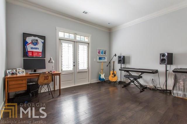 East Avenue Cottages - Residential