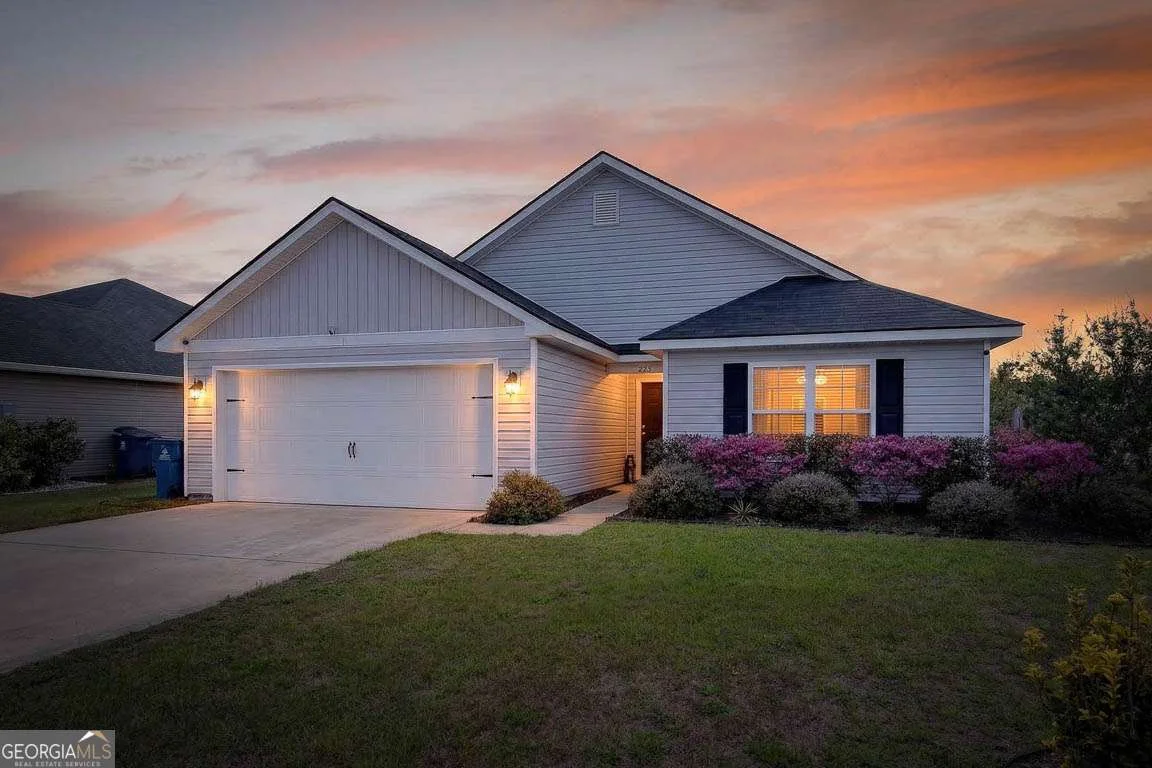 225 Roswell Drive E