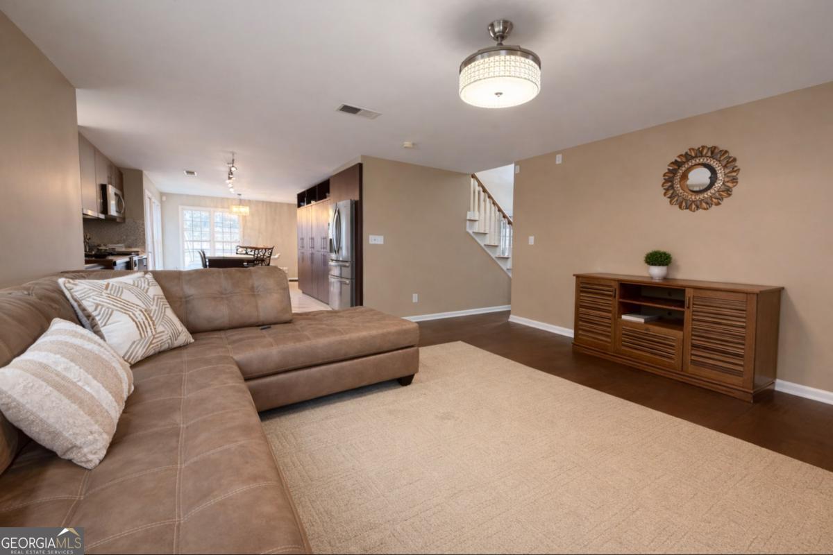 2425 Harbin Springs Cove