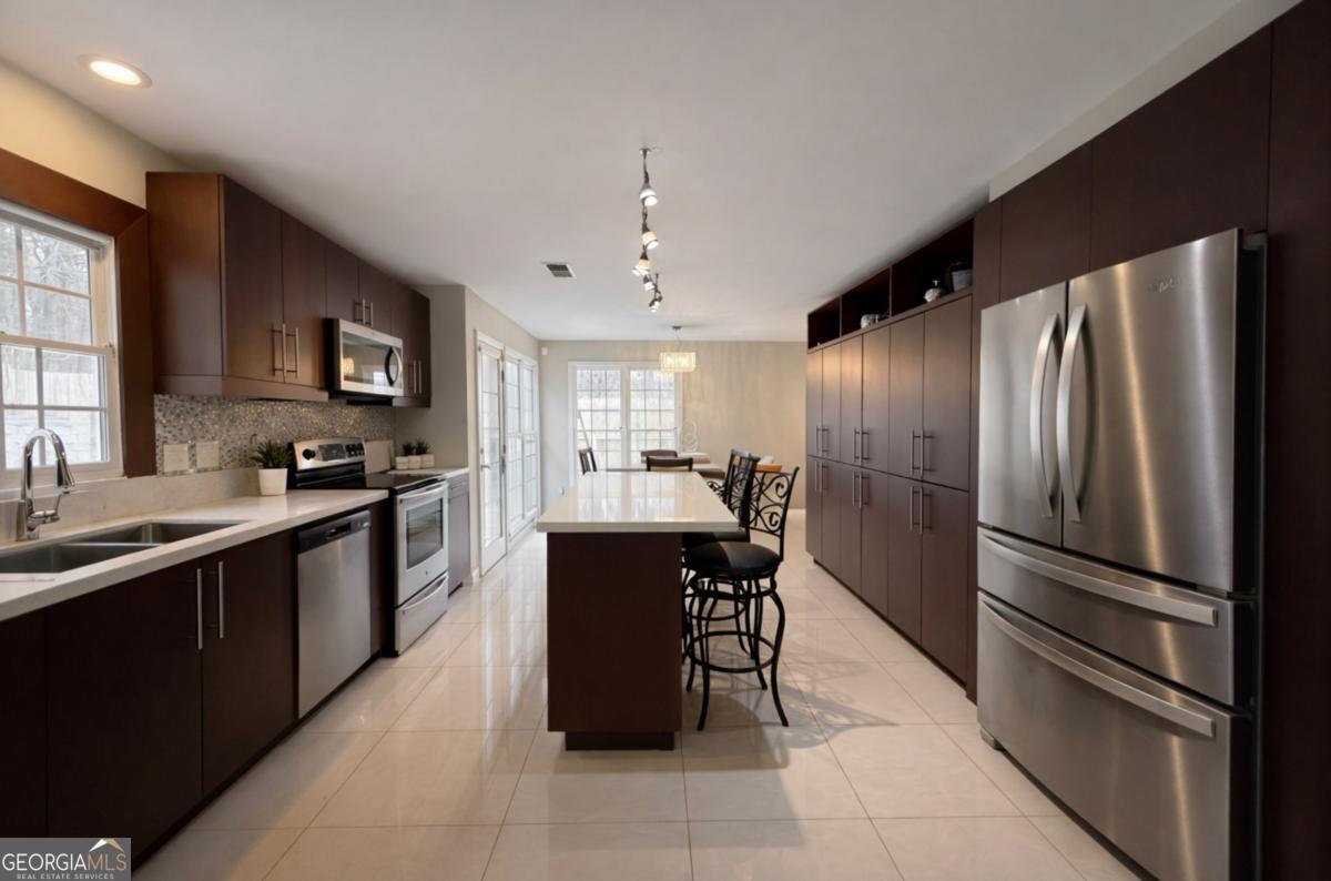 2425 Harbin Springs Cove