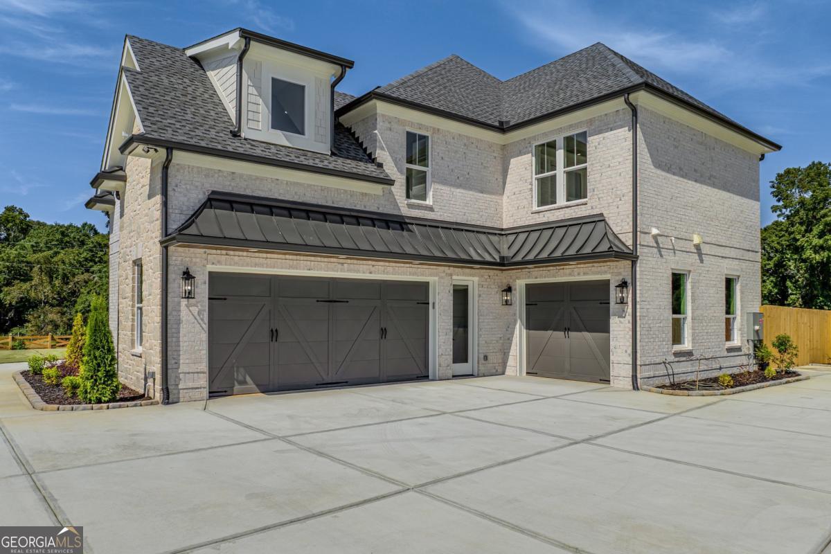 3255 Hall RD