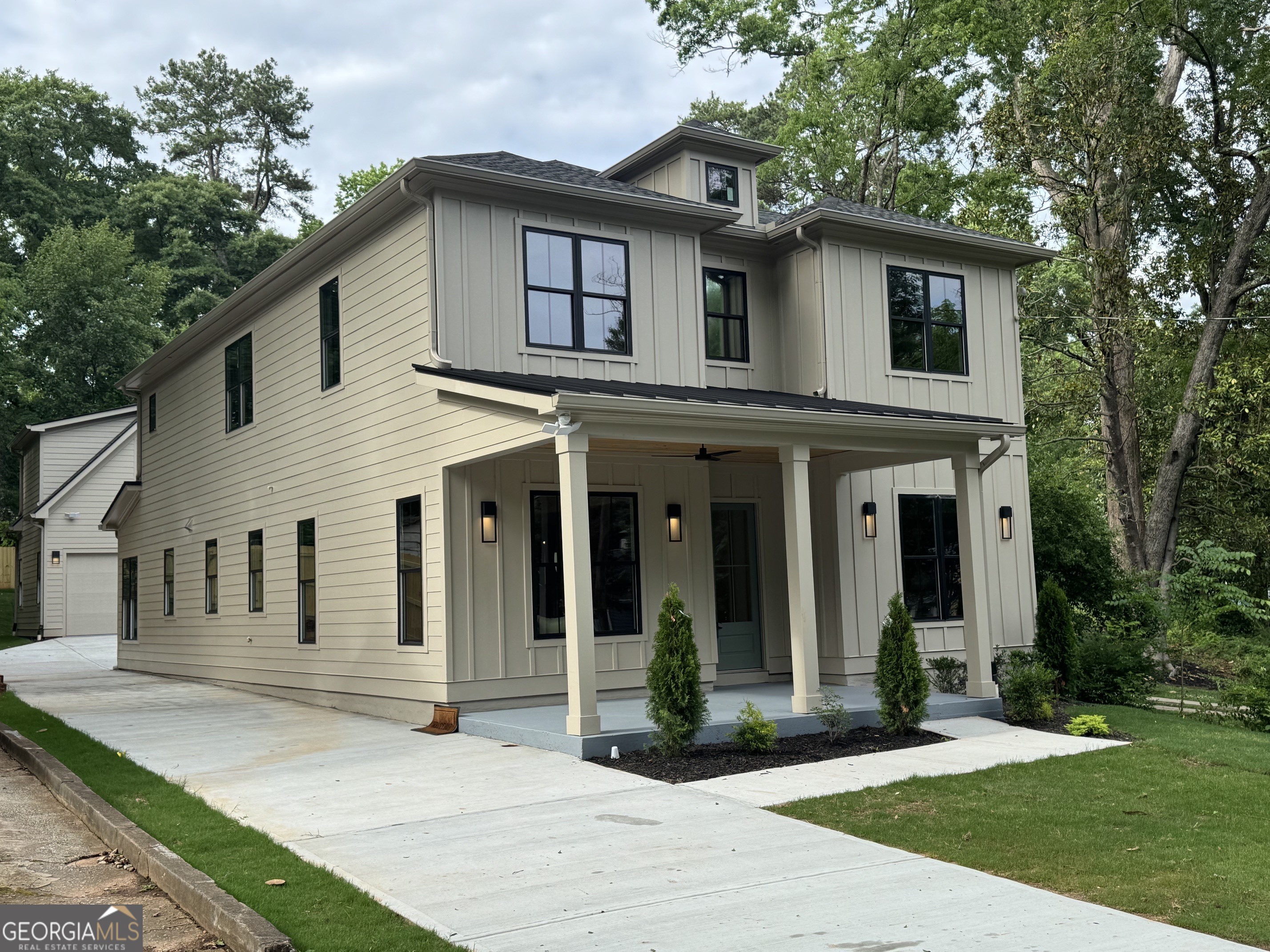 2668 Hosea L Williams DR NE