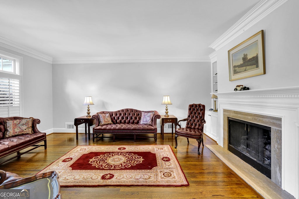 Photo of 2 Paces West Terrace NW, Atlanta, GA 30327 (MLS # 10817192)