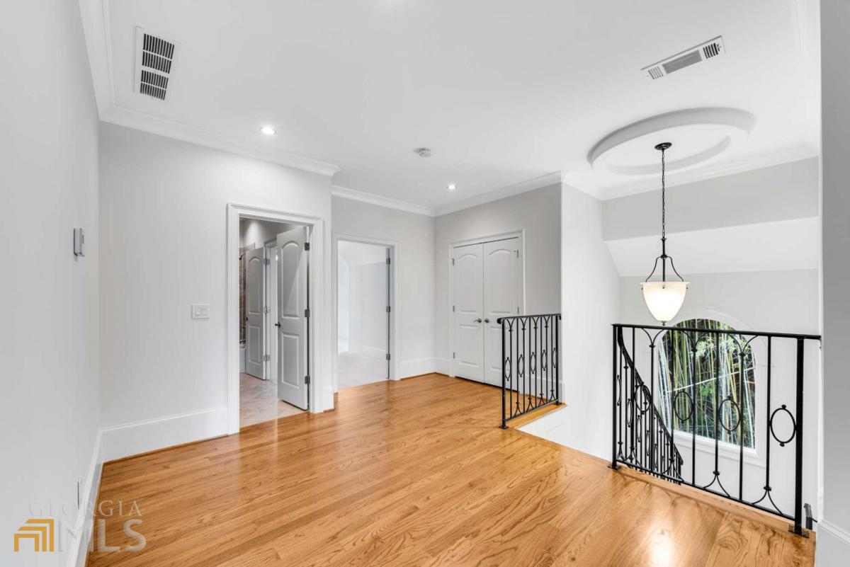 Windsor Bluff - Residential