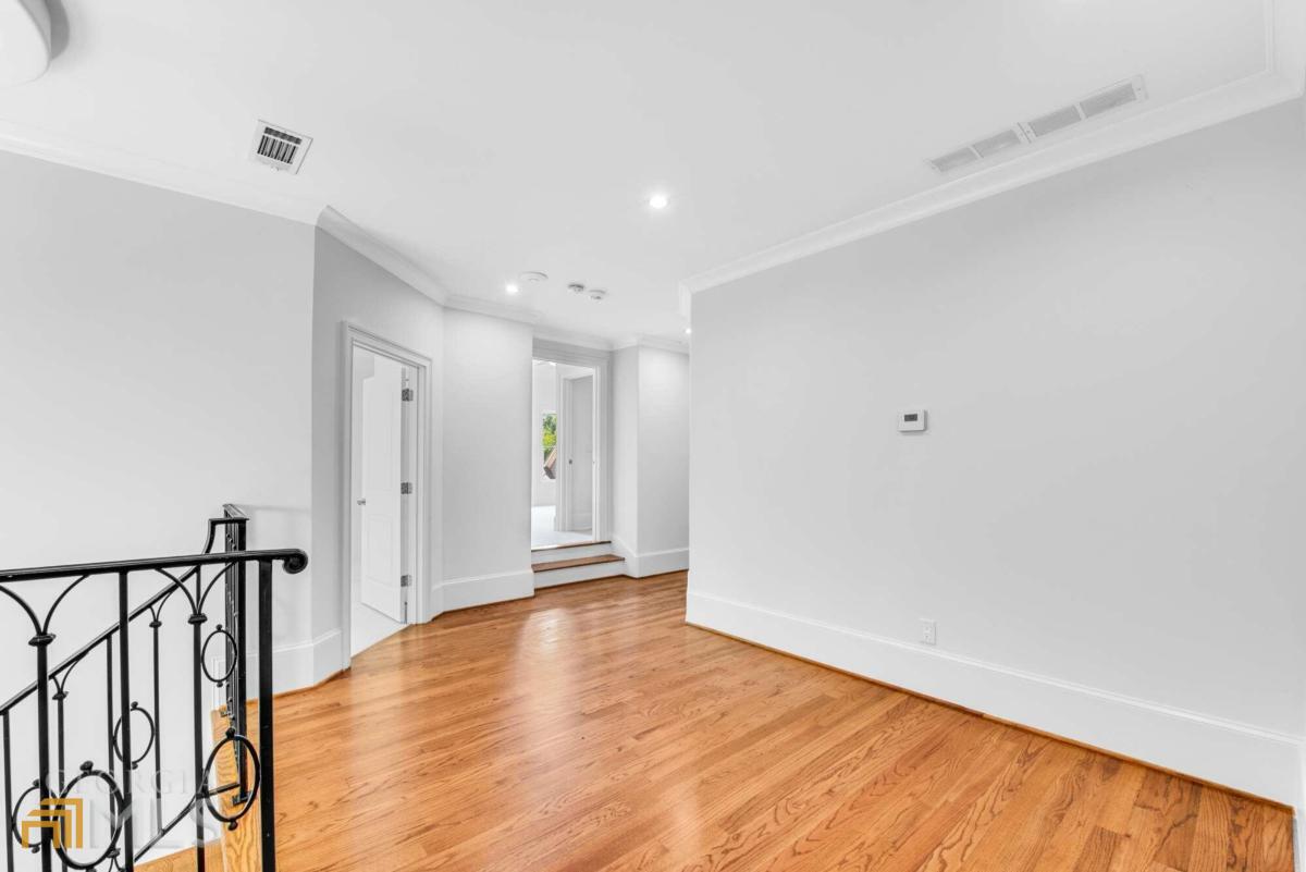 Windsor Bluff - Residential