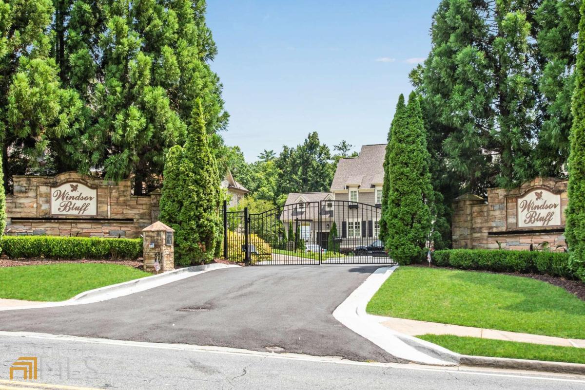 Windsor Bluff - Residential