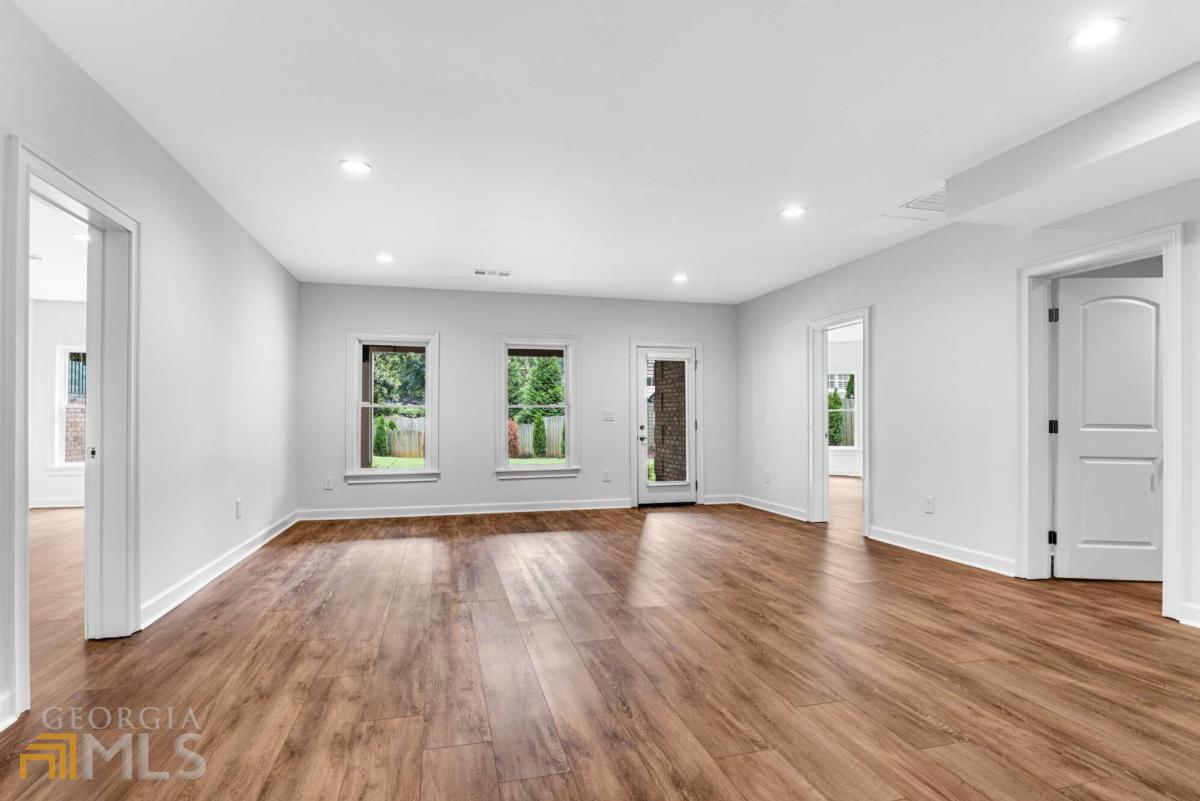 Windsor Bluff - Residential