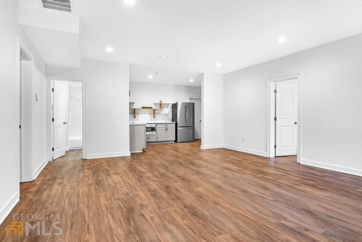 Windsor Bluff - Residential