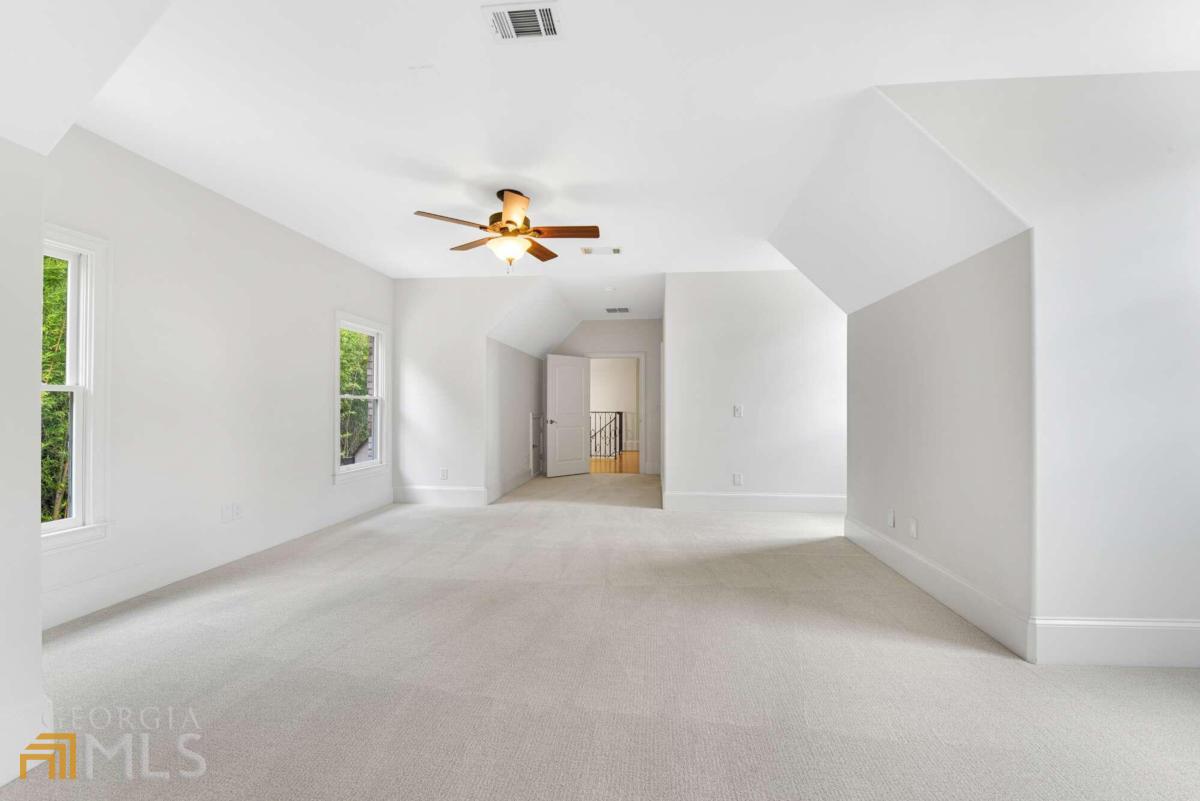 Windsor Bluff - Residential