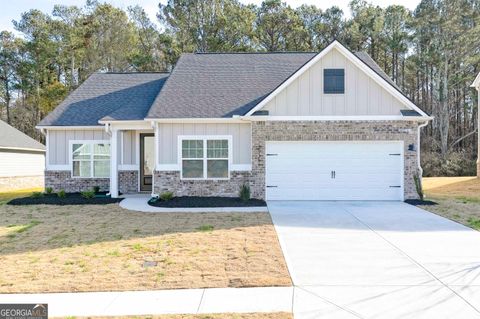 A home in Dacula