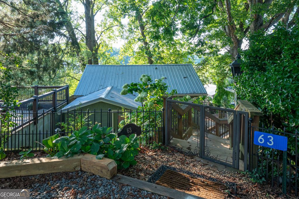 Photo of 63 Messer Loop, Blue Ridge, GA 30513 (MLS # 10724753)