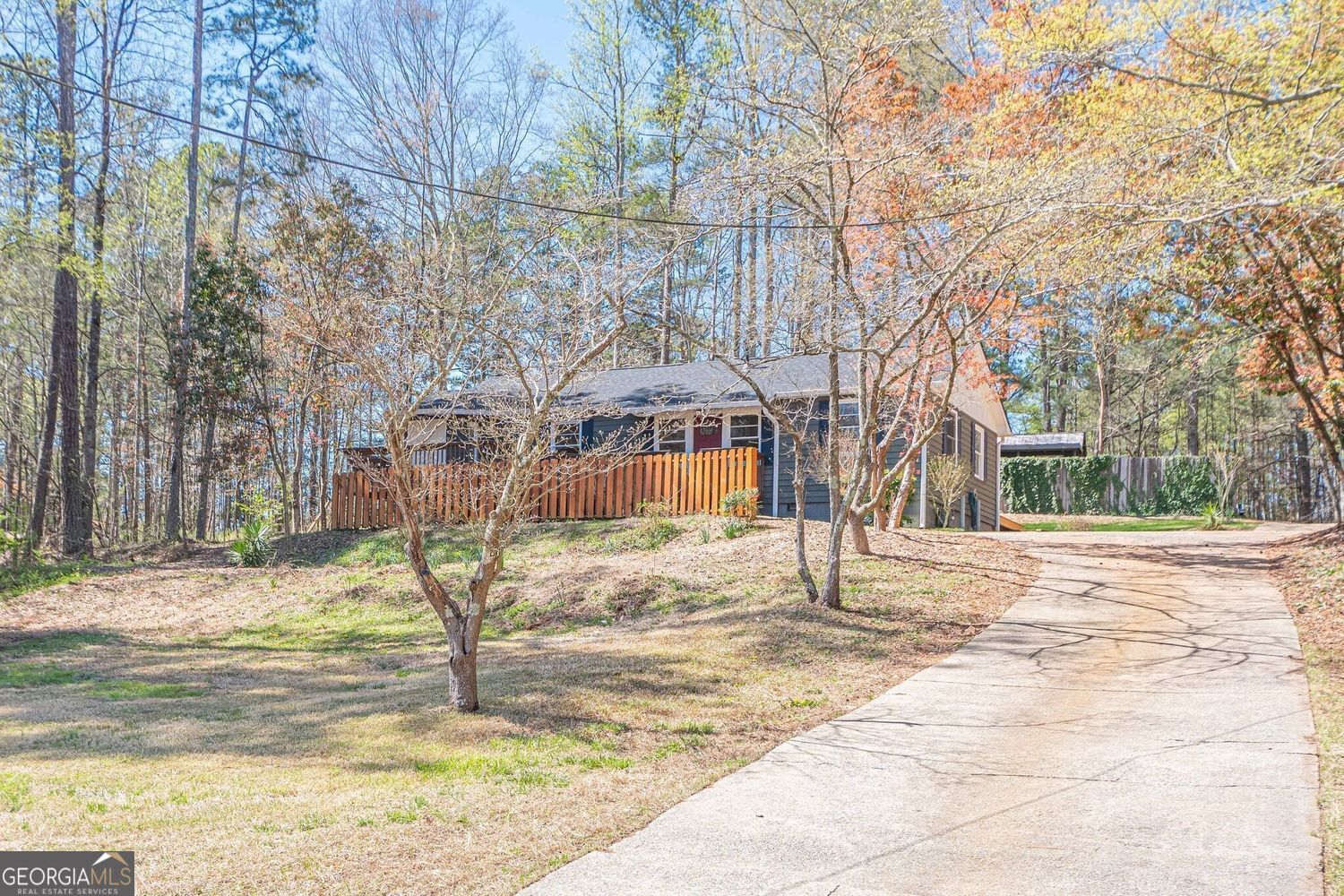 524 S Holly Springs RD