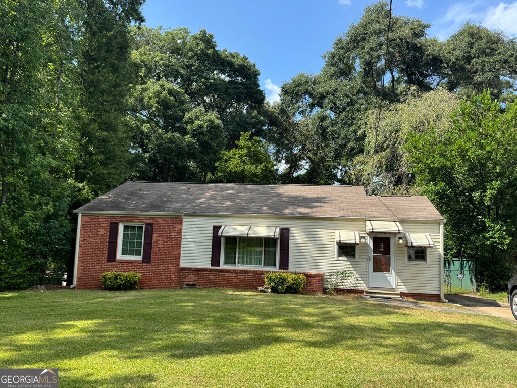 Photo of 209 Mobley Street, Griffin, GA 30223 (MLS # 10827002)
