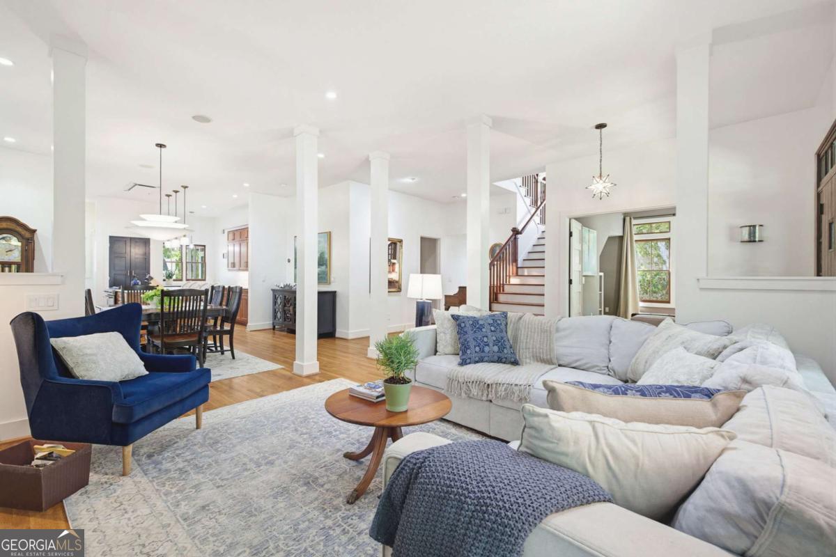 245 Forkner DR