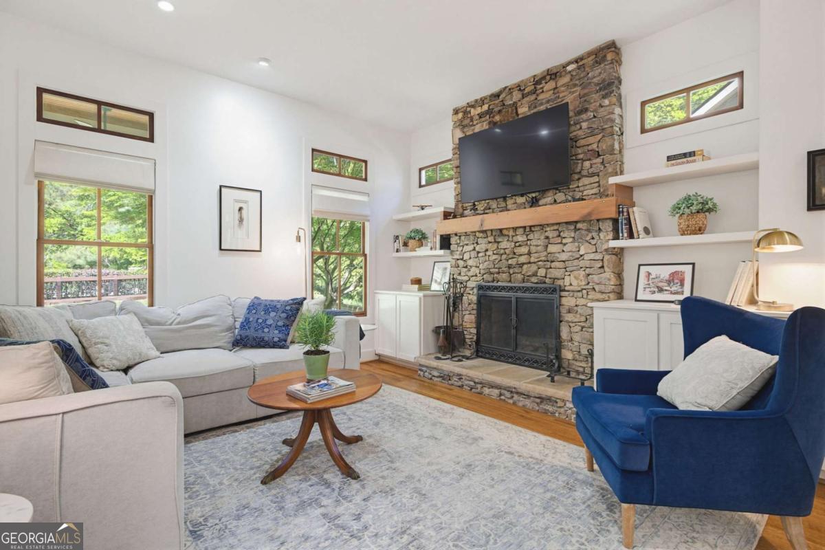 245 Forkner DR