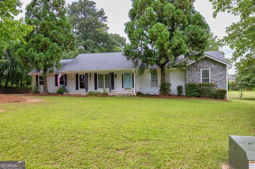 Welcome to 3590 Canon Creek Dr. This beautiful ranch offers 3 bedrooms, 2 full baths, and 1 half bath. Brand new kitchen appliances, new stainless steel washer and dryer, new hardwood tile flooring throughout, and white painted kitchen cabinets. Step outside to enjoy the large front and back yard, ideal for gardening or outdoor entertaining. This house is only minutes from shopping, dining, and everyday conveniences, making this rental the perfect blend of comfort and convenience.