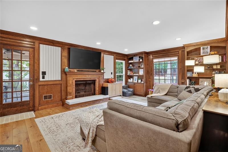 CHIMNEY SPRINGS - Residential