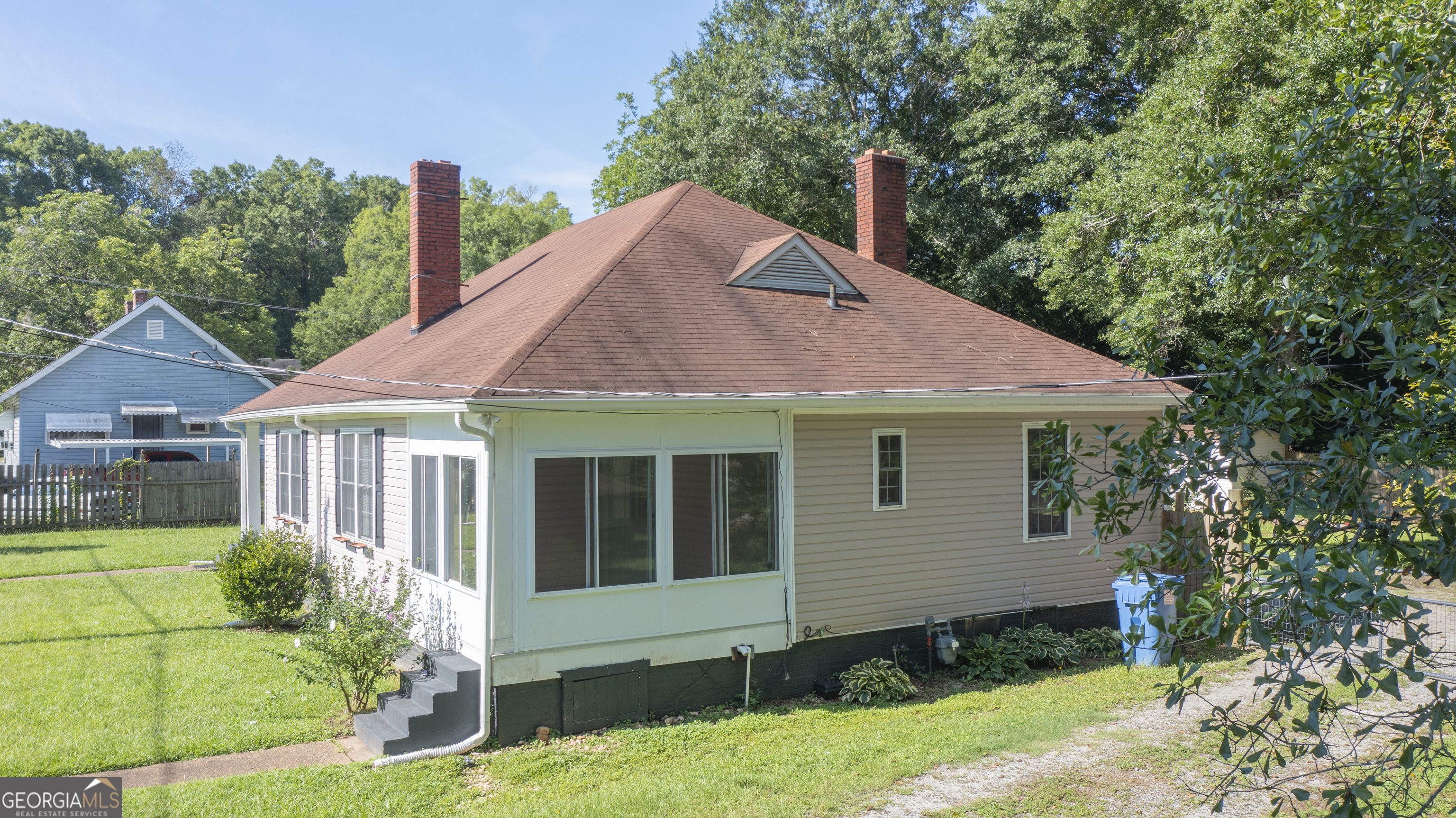 400 Lawrence ST