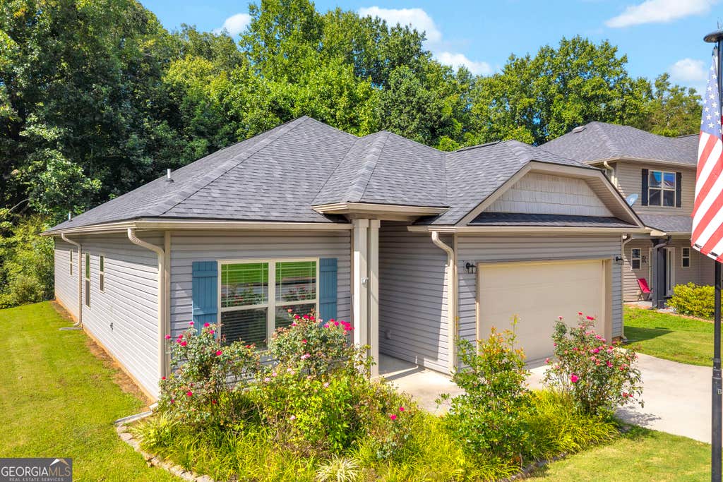 Photo of 456 Highland Pointe Dr, Alto, GA 30510 (MLS # 10830986)