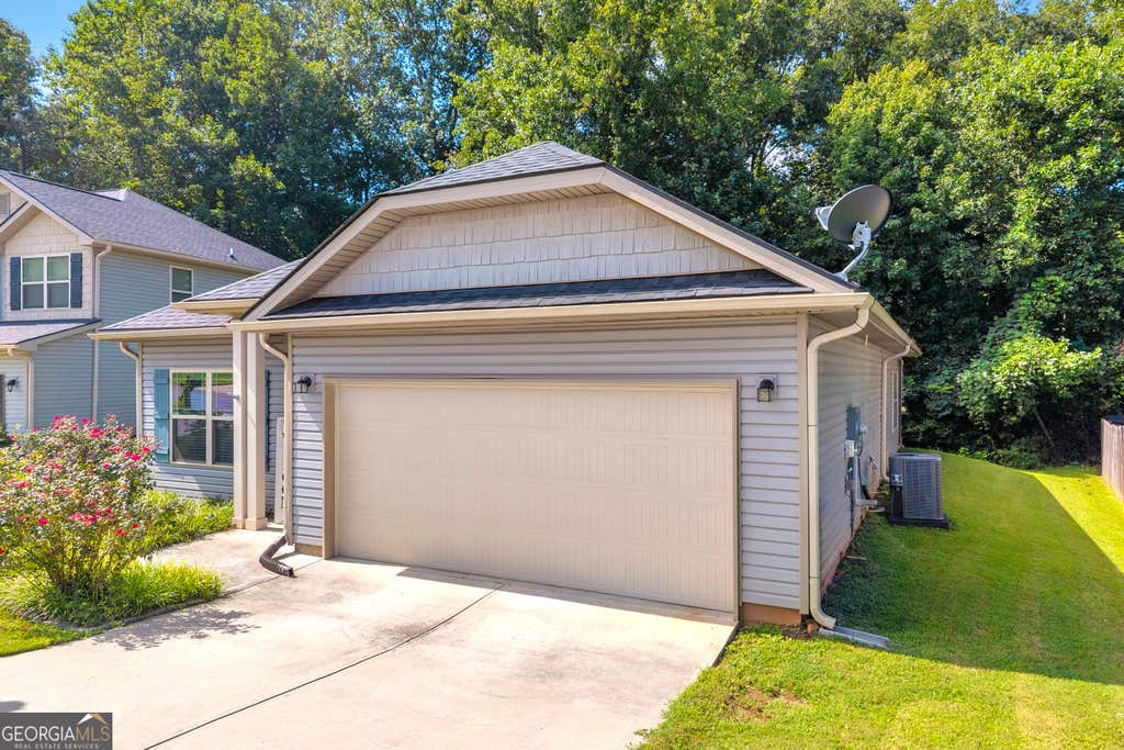 Photo of 456 Highland Pointe Dr, Alto, GA 30510 (MLS # 10830986)