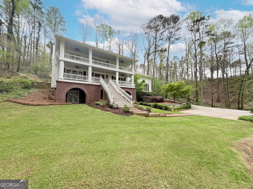 Photo of 4094 Norton Place SE, Smyrna, GA 30082 (MLS # 10729979)