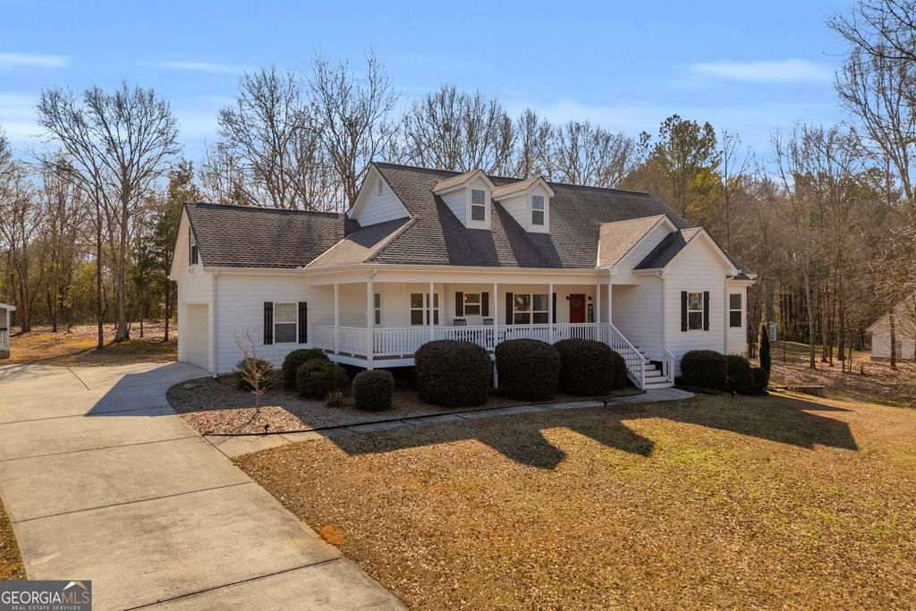 Photo of 3020 Meadow Trail, Loganville, GA 30052 (MLS # 10683649)